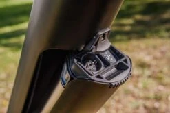 Fazua Ride 50 - Locker PX - Mécanisme De Verrouillage Pour Drivepack (ensemble Batterie/moteur) -Vélo Boutique fazua locker px systeme verrouillage drivepack detail 2 3840x2160